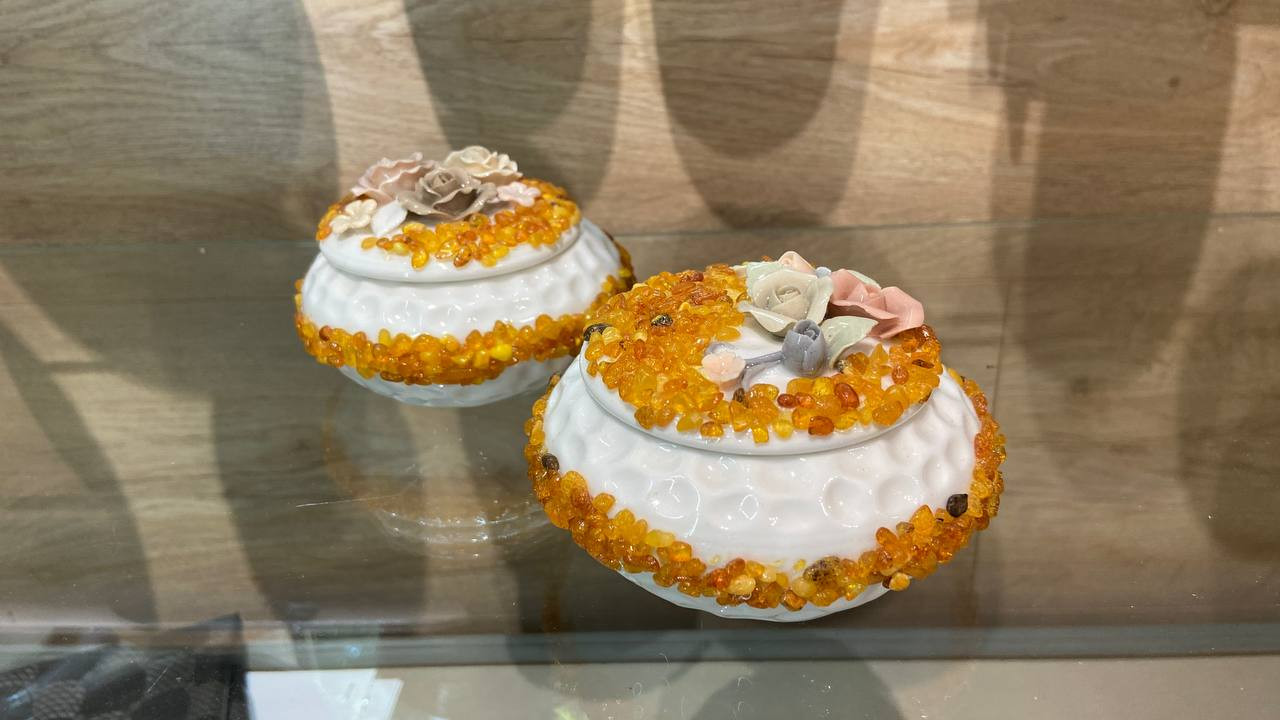 шкатулка фарфор с янтарем L