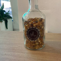 бутылка сувенирная с янтарем